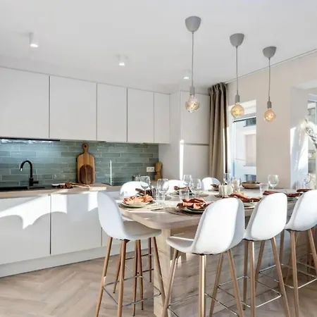 Michelle - Recent Gerenoveerd Stijlvol Lejlighed *